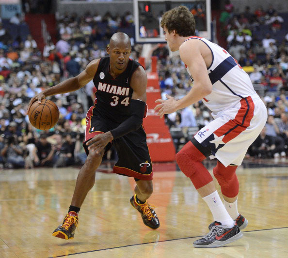 抨击詹姆斯 抨击詹姆斯