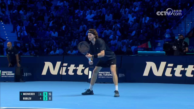 人错位回防 人错位回防